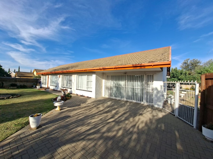 3 Bedroom Property for Sale in Fichardt Park Free State